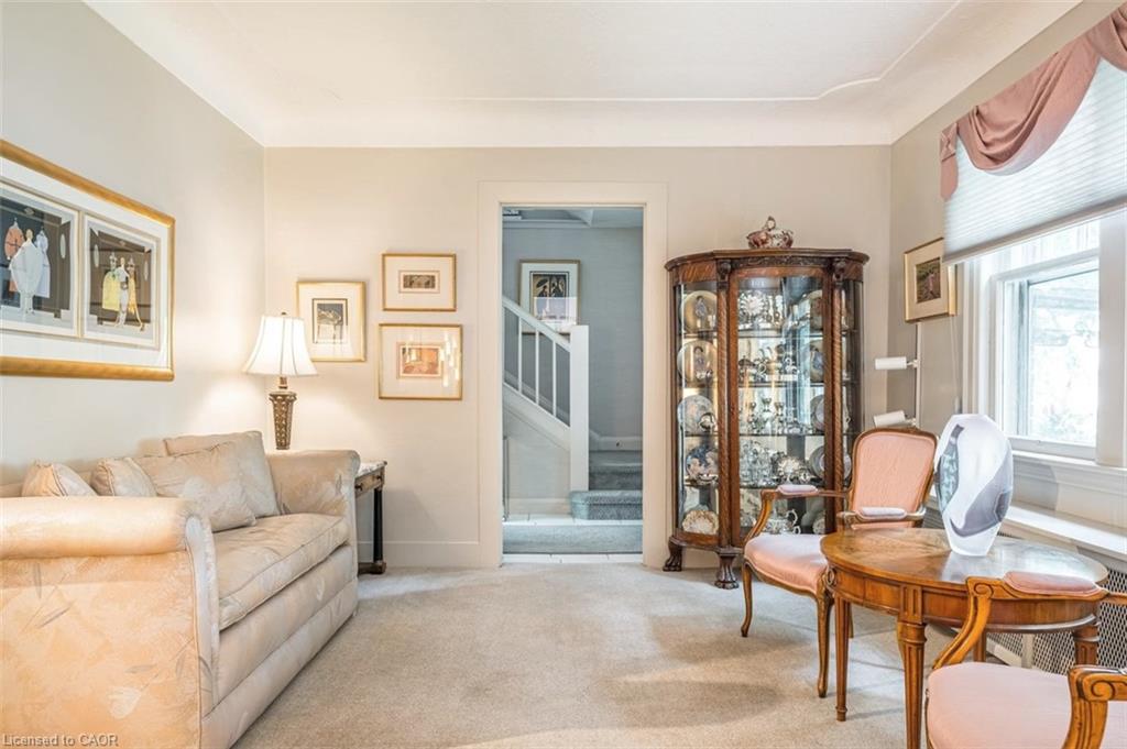 107 Bond Street S Property Photo 10