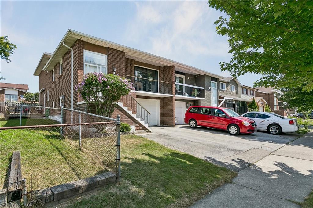 5 Hockley Path Property Photo 2