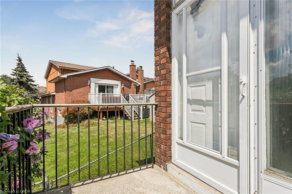 5 Hockley Path Property Photo 4