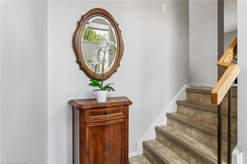 5 Hockley Path Property Photo 5