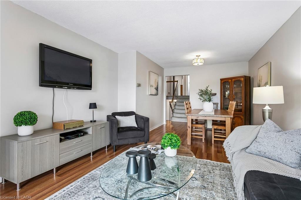 5 Hockley Path Property Photo 9