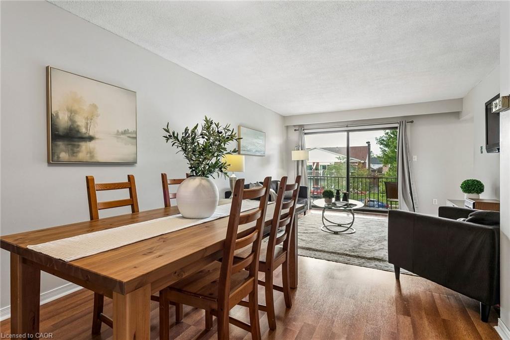 5 Hockley Path Property Photo 13