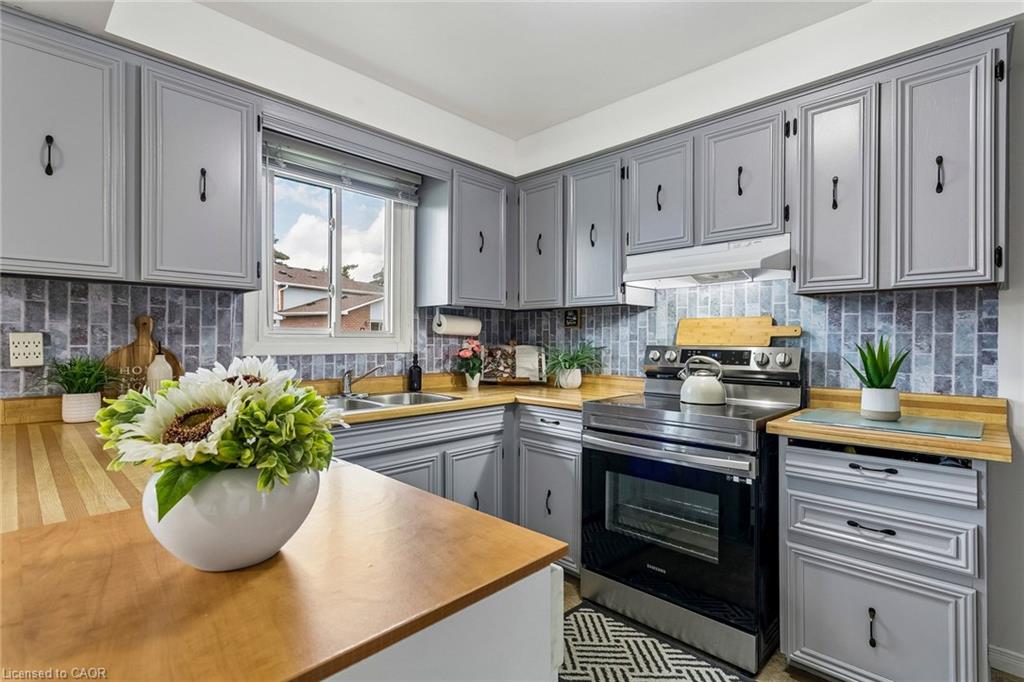 5 Hockley Path Property Photo 15