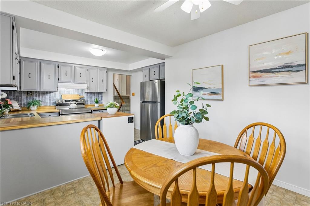 5 Hockley Path Property Photo 19