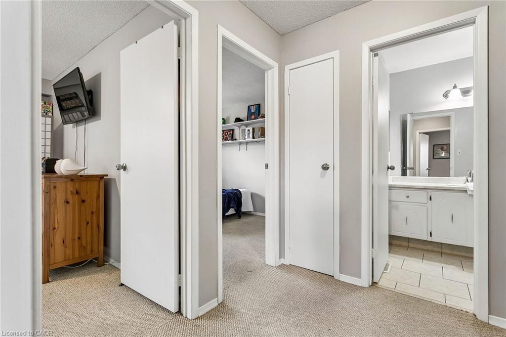 5 Hockley Path Property Photo 22