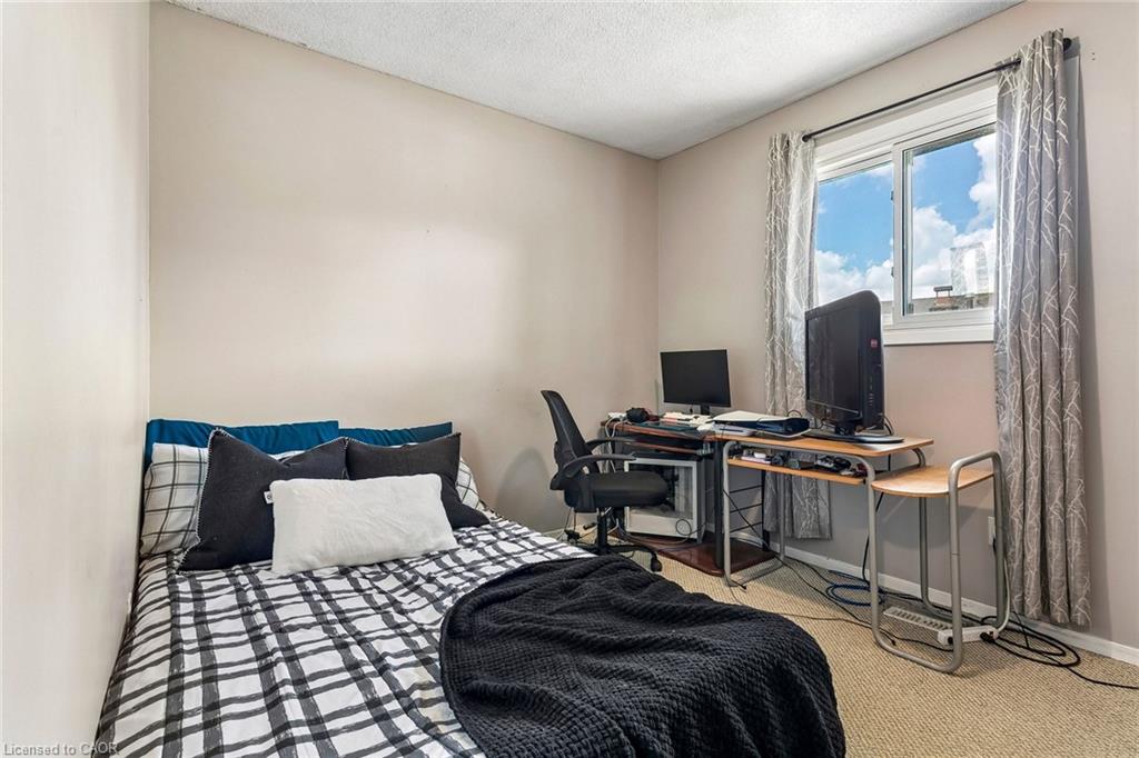 5 Hockley Path Property Photo 23
