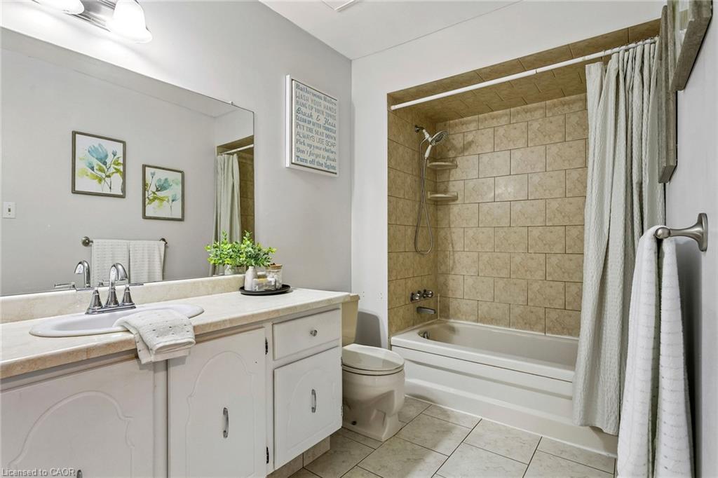 5 Hockley Path Property Photo 25