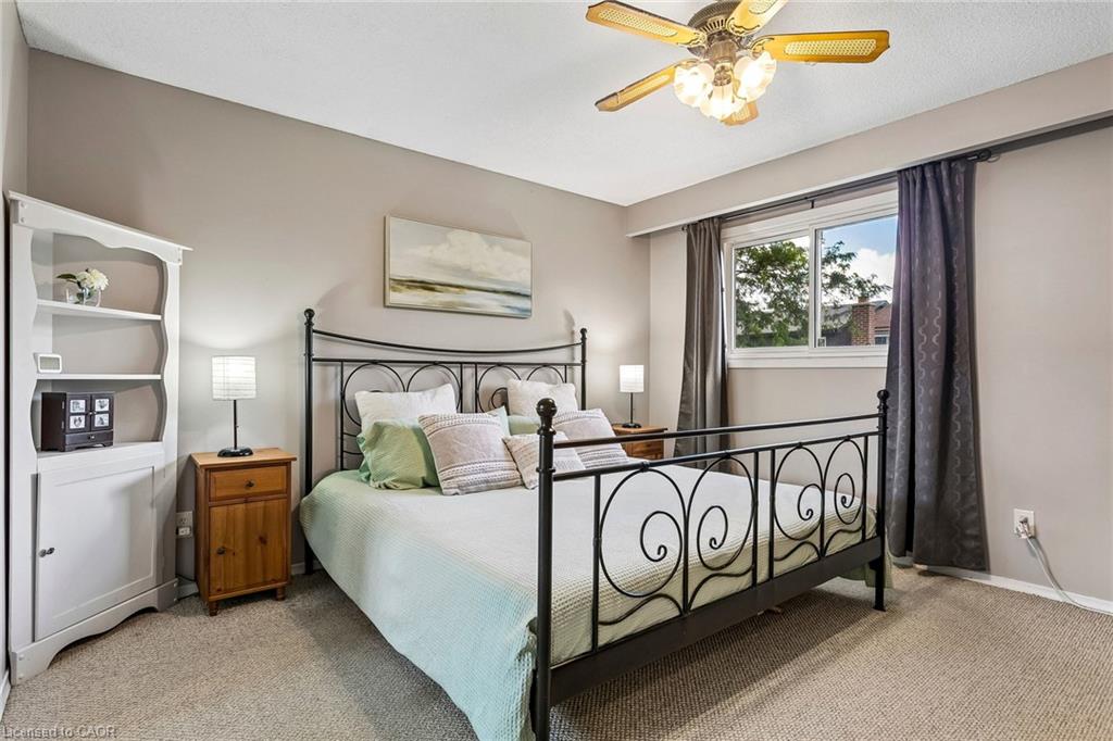 5 Hockley Path Property Photo 27