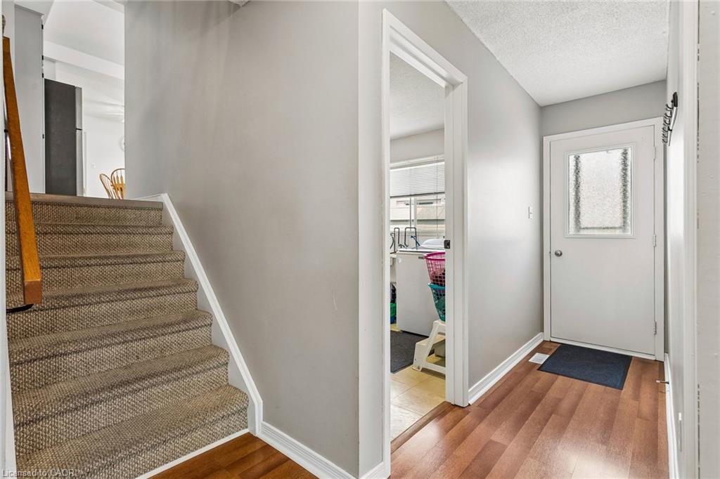 5 Hockley Path Property Photo 31