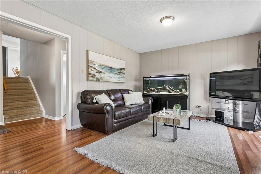 5 Hockley Path Property Photo 33