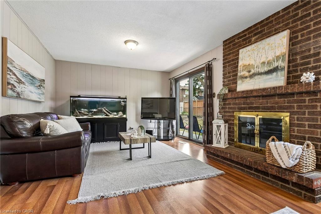 5 Hockley Path Property Photo 35