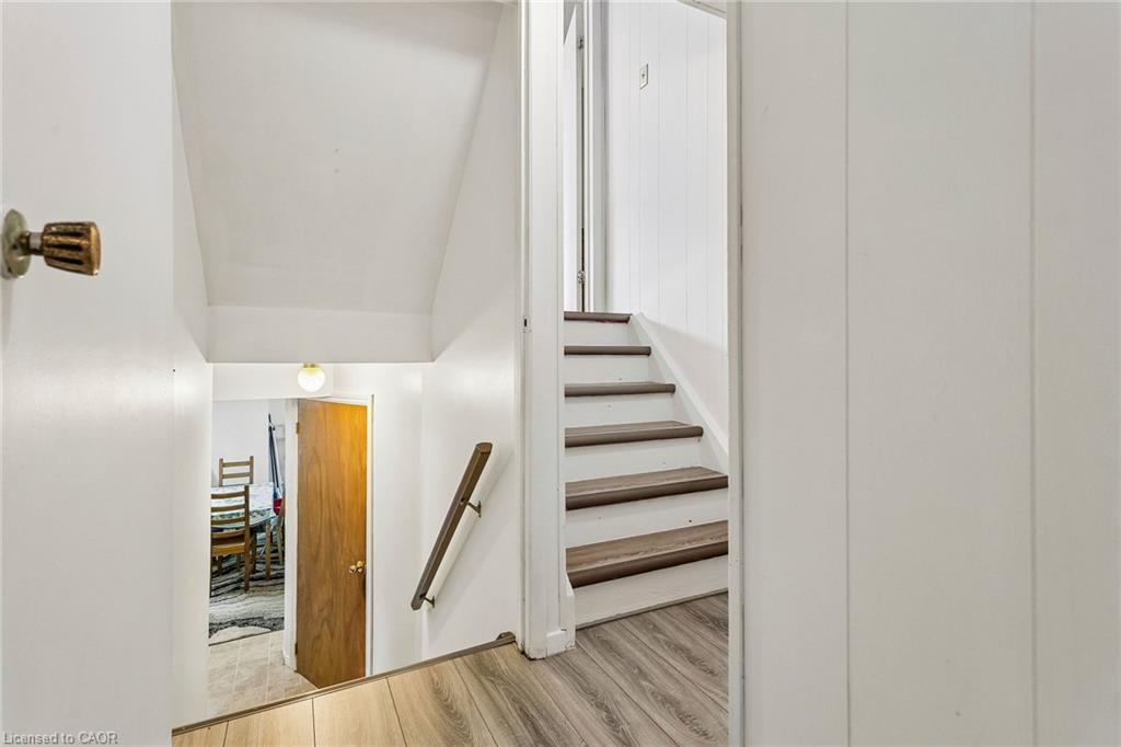5 Hockley Path Property Photo 40