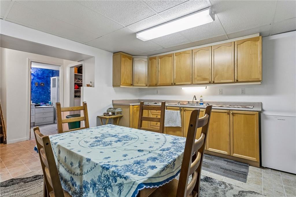 5 Hockley Path Property Photo 43