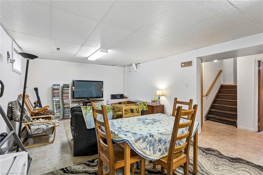 5 Hockley Path Property Photo 44