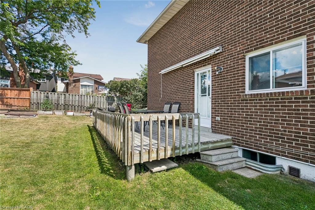 5 Hockley Path Property Photo 47