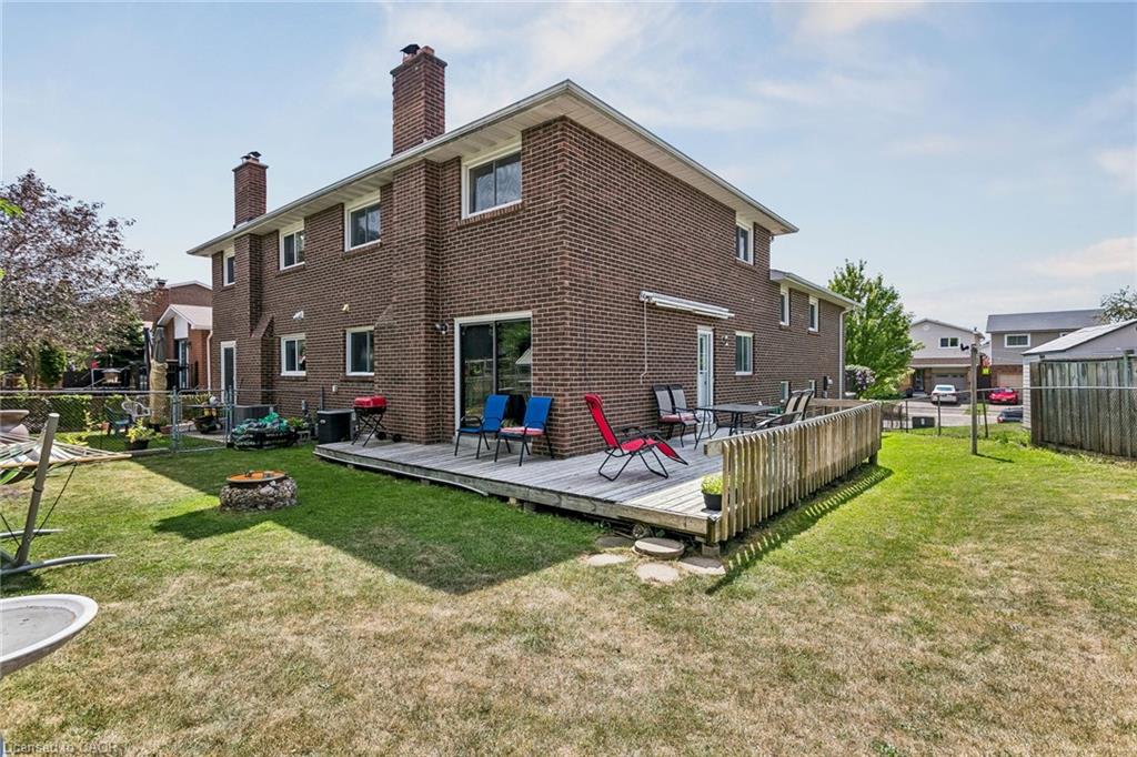 5 Hockley Path Property Photo 49