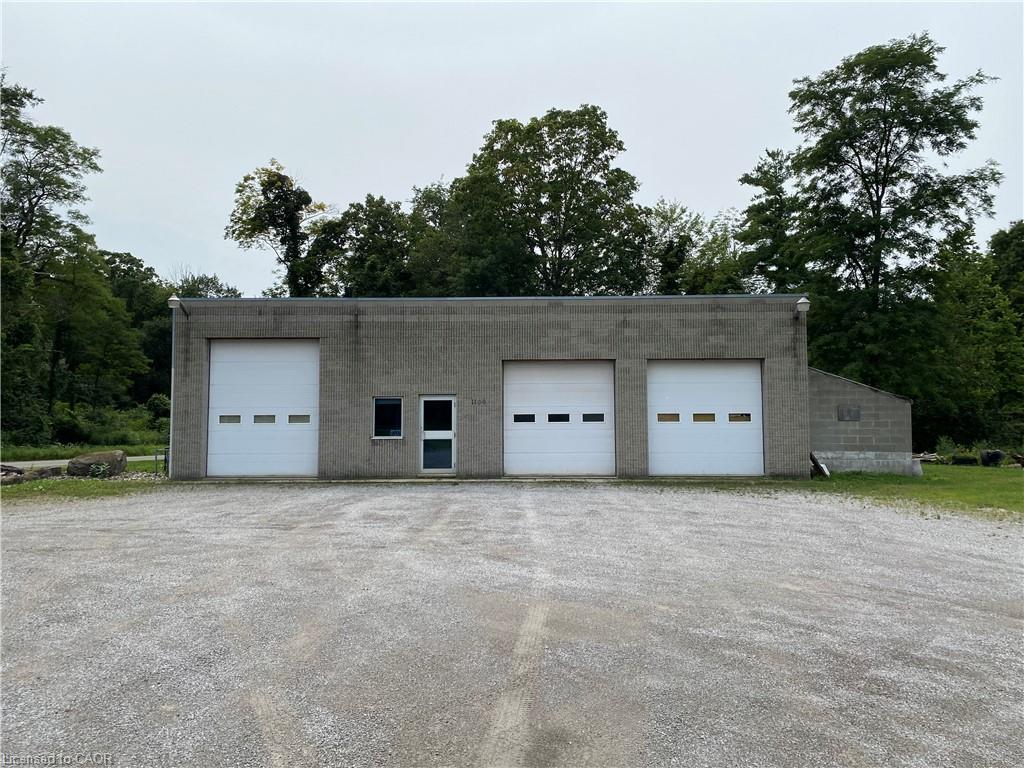 2427 Pinegrove Road Property Photo 1