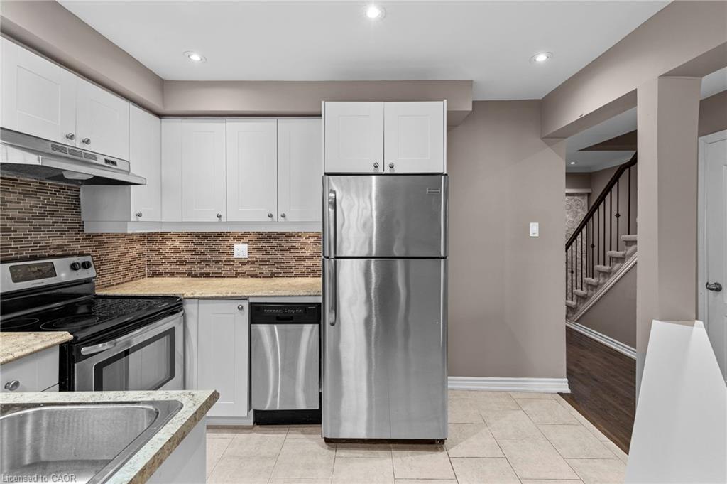 12-12 Lankin Boulevard Property Photo 18