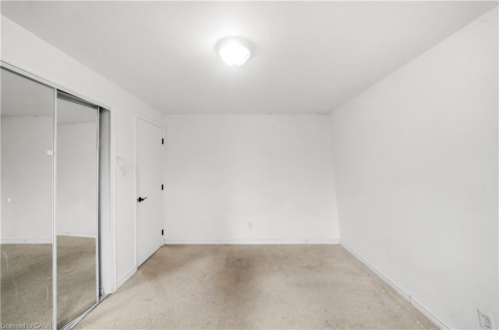 10-76 Borden Parkway Property Photo 11