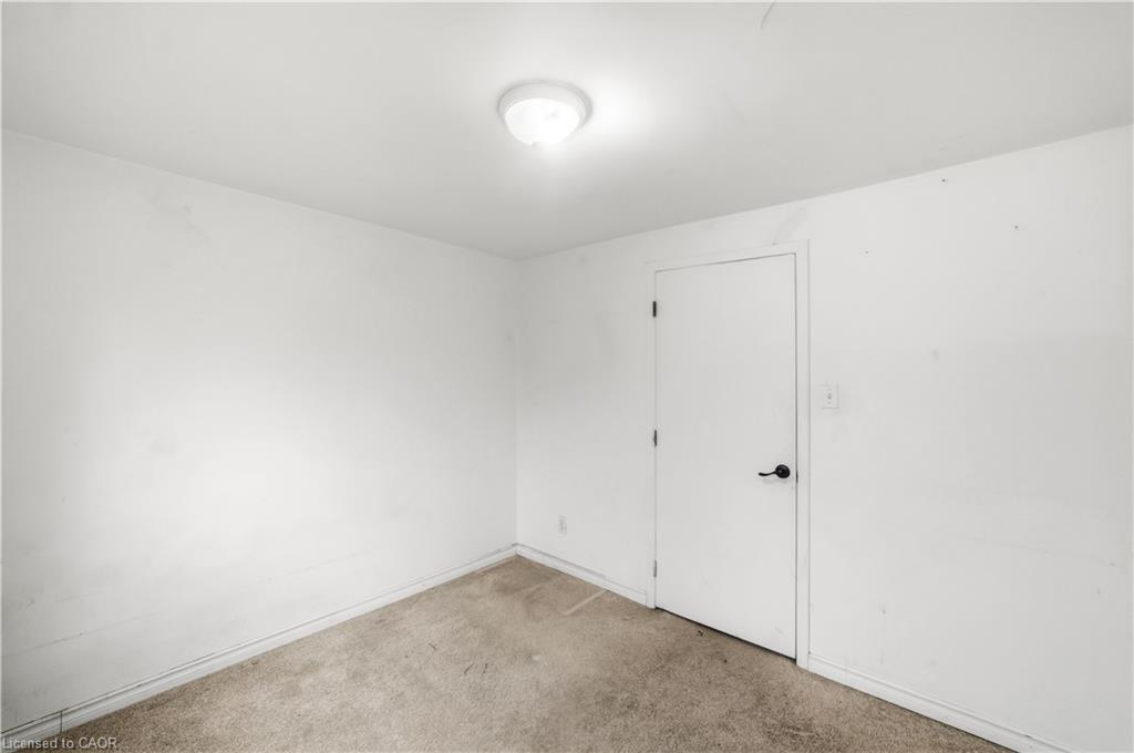 10-76 Borden Parkway Property Photo 14