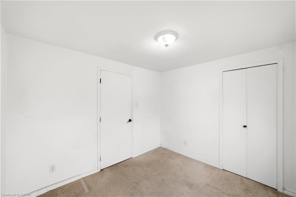 10-76 Borden Parkway Property Photo 17