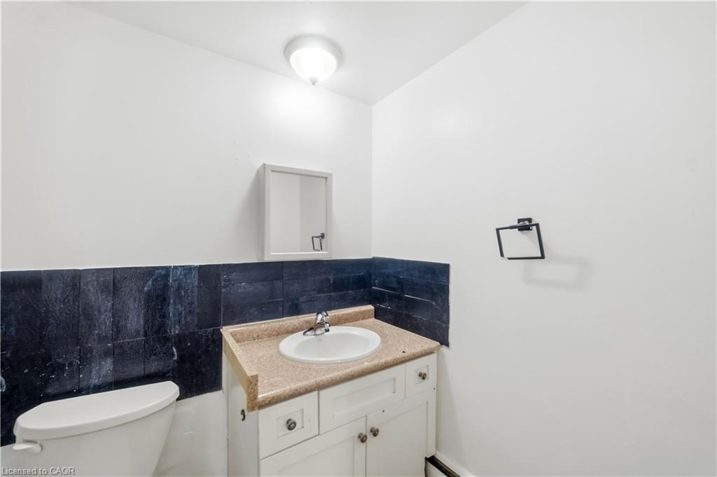 10-76 Borden Parkway Property Photo 19