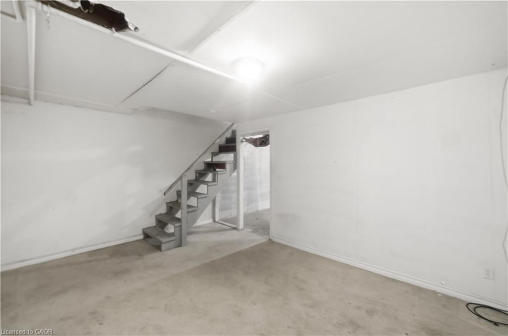 10-76 Borden Parkway Property Photo 20