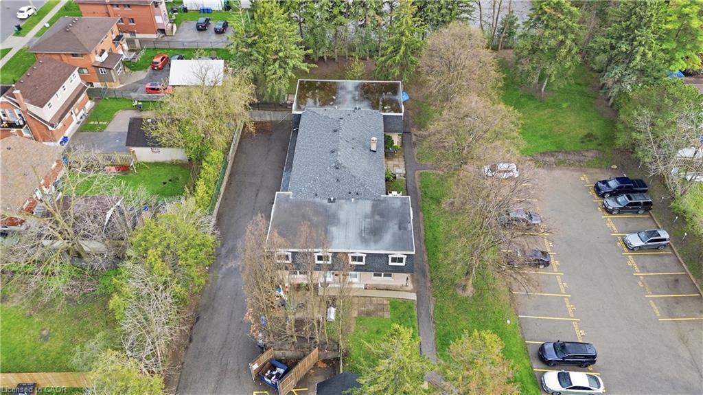 10-76 Borden Parkway Property Photo 22