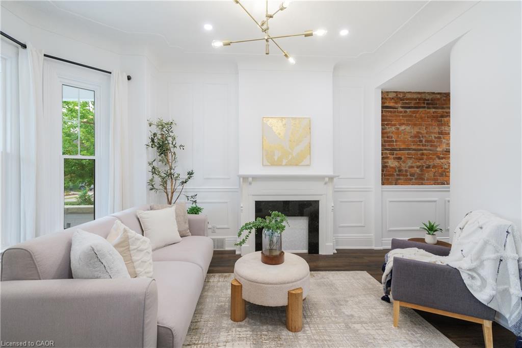46 Murray Street E Property Photo 2