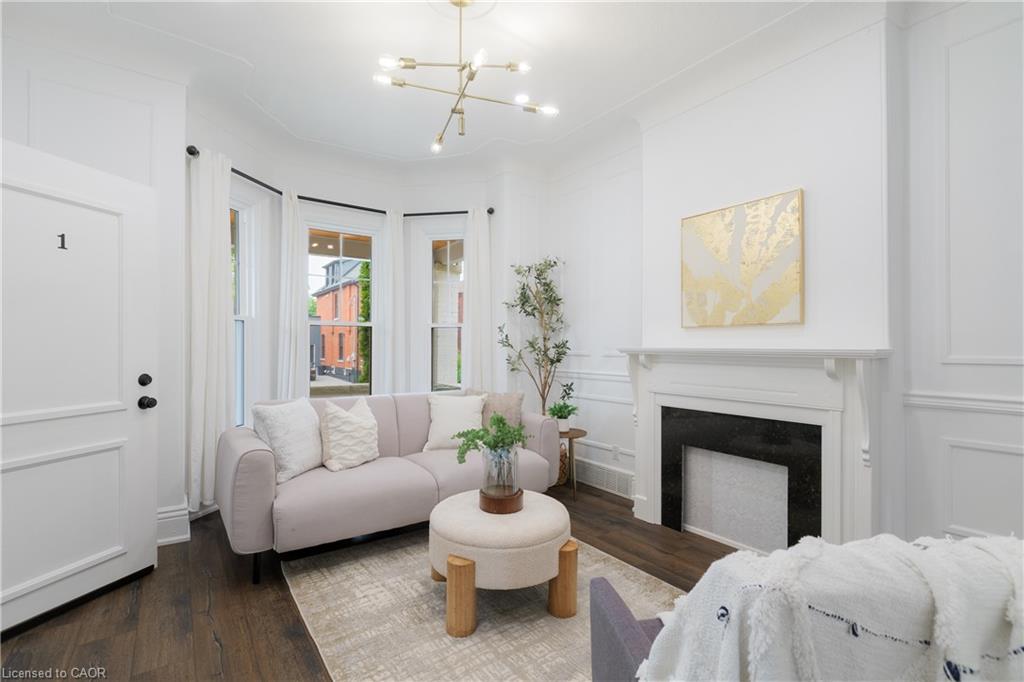46 Murray Street E Property Photo 6