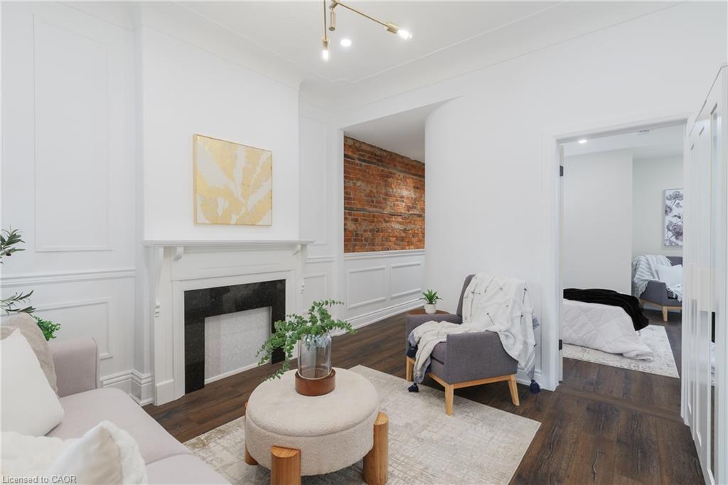 46 Murray Street E Property Photo 7