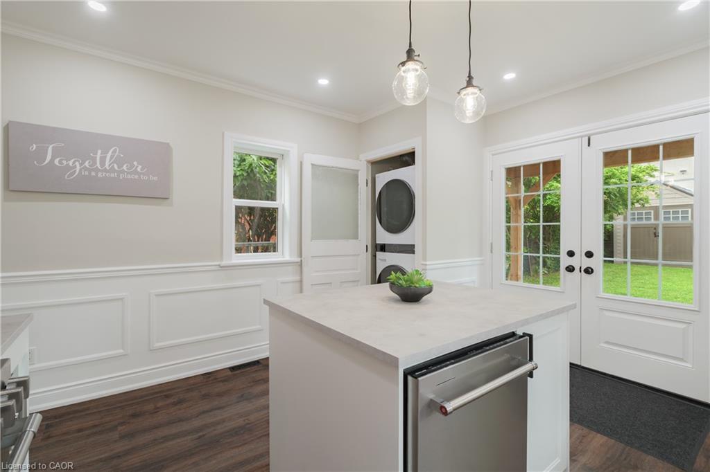 46 Murray Street E Property Photo 14