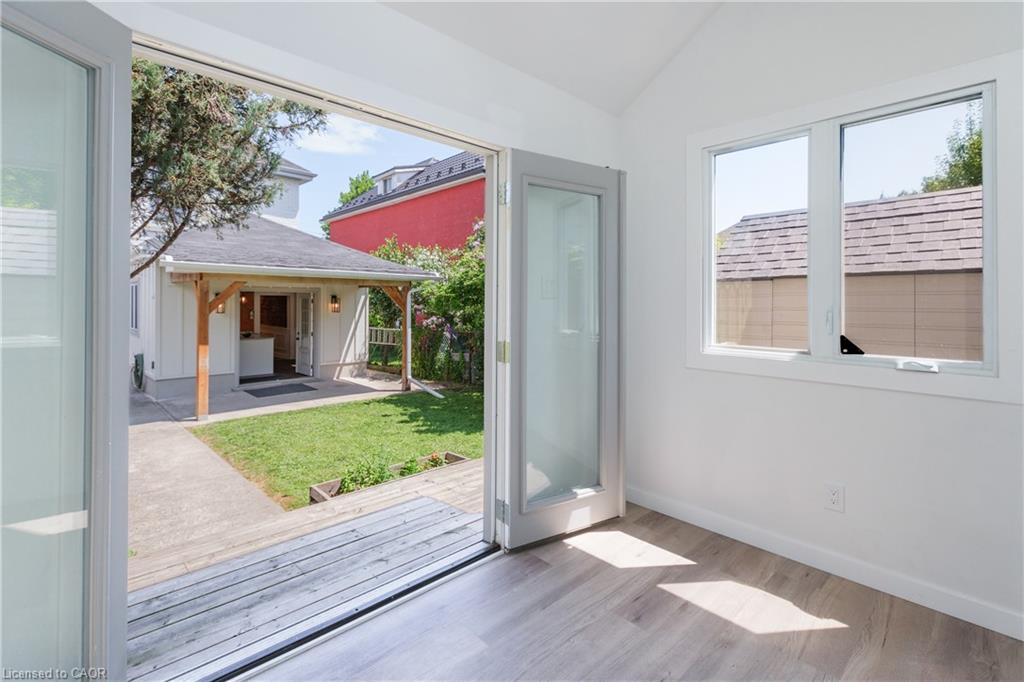 46 Murray Street E Property Photo 19