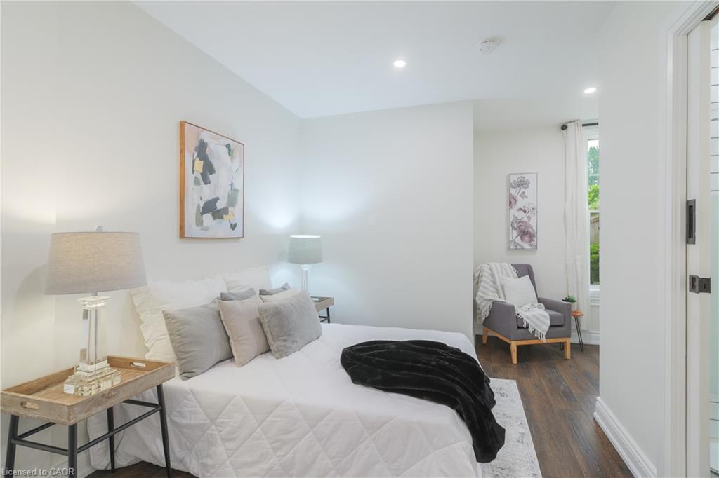 46 Murray Street E Property Photo 22