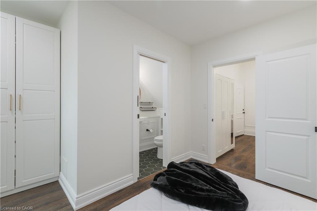 46 Murray Street E Property Photo 24