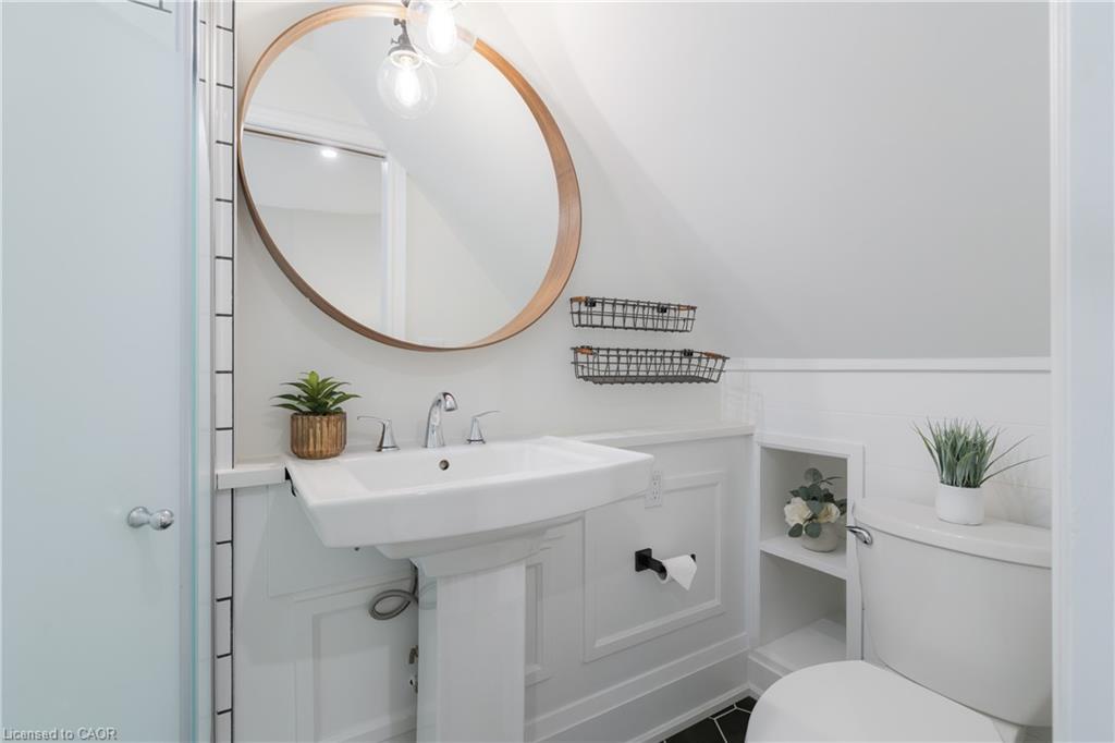46 Murray Street E Property Photo 26