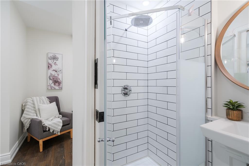 46 Murray Street E Property Photo 27