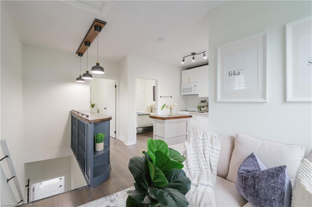 46 Murray Street E Property Photo 31