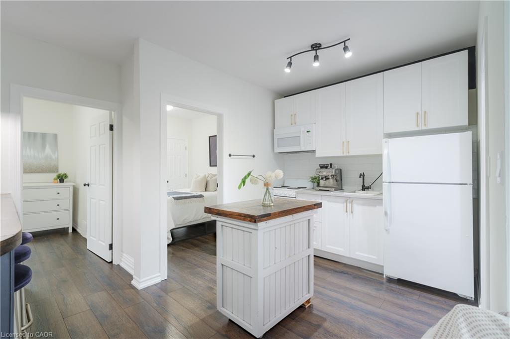 46 Murray Street E Property Photo 32
