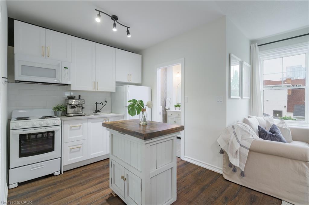 46 Murray Street E Property Photo 33