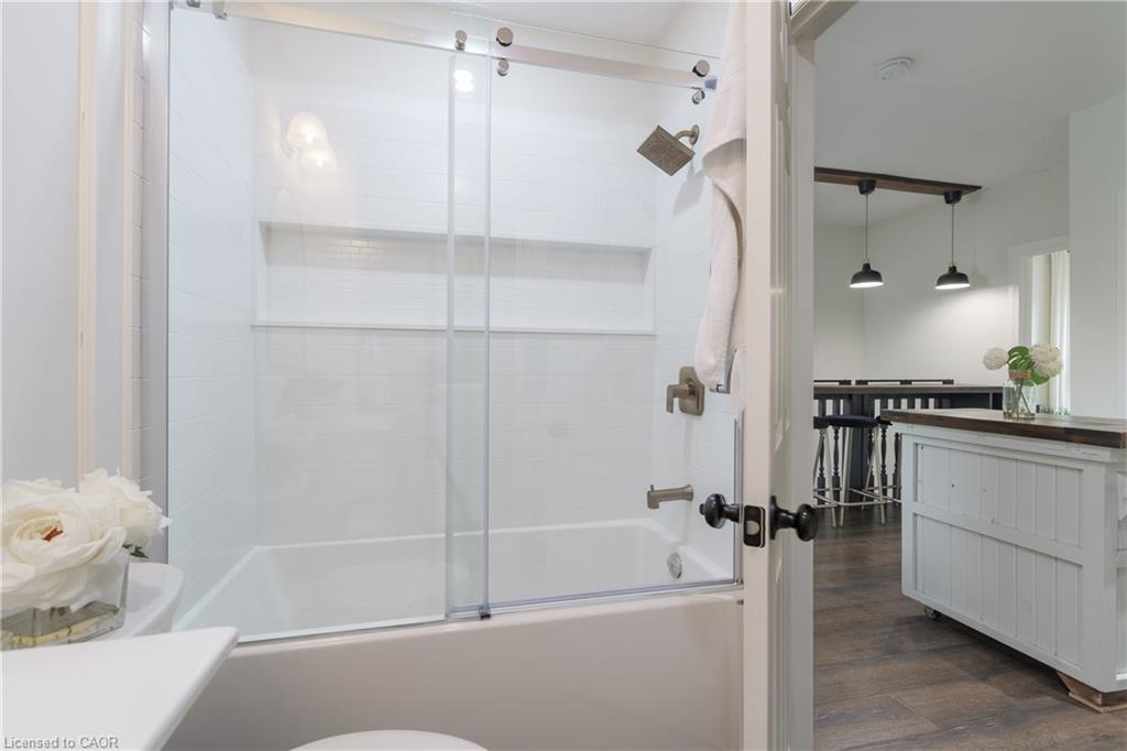 46 Murray Street E Property Photo 36