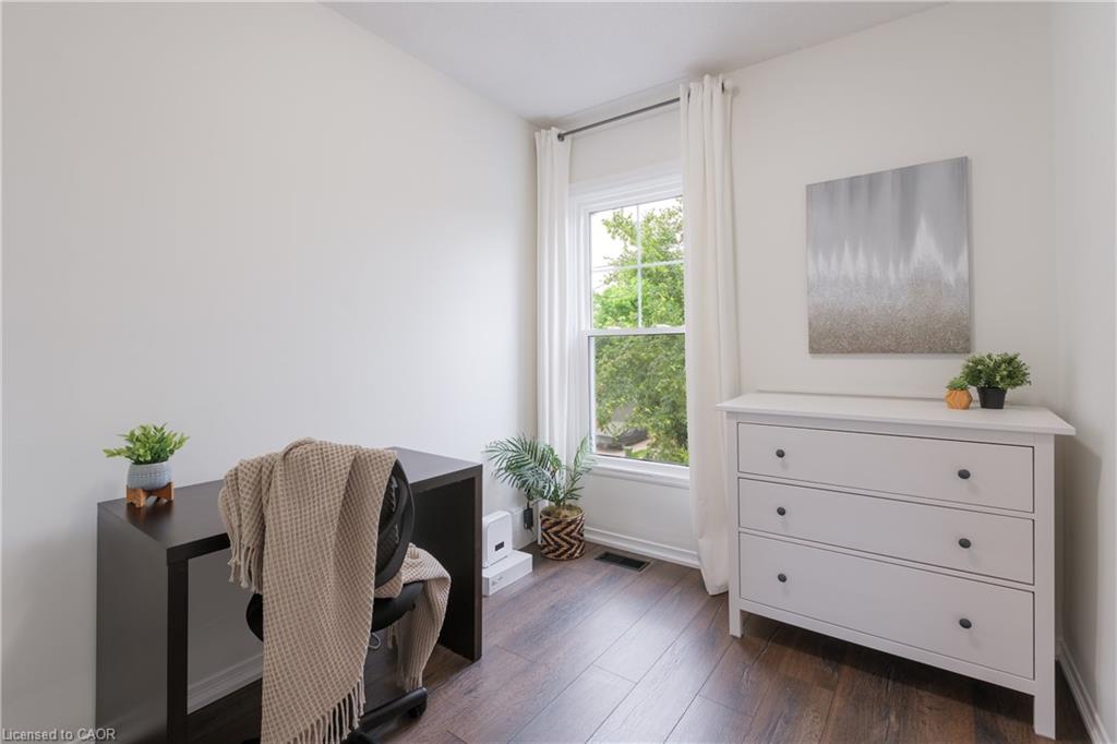 46 Murray Street E Property Photo 38