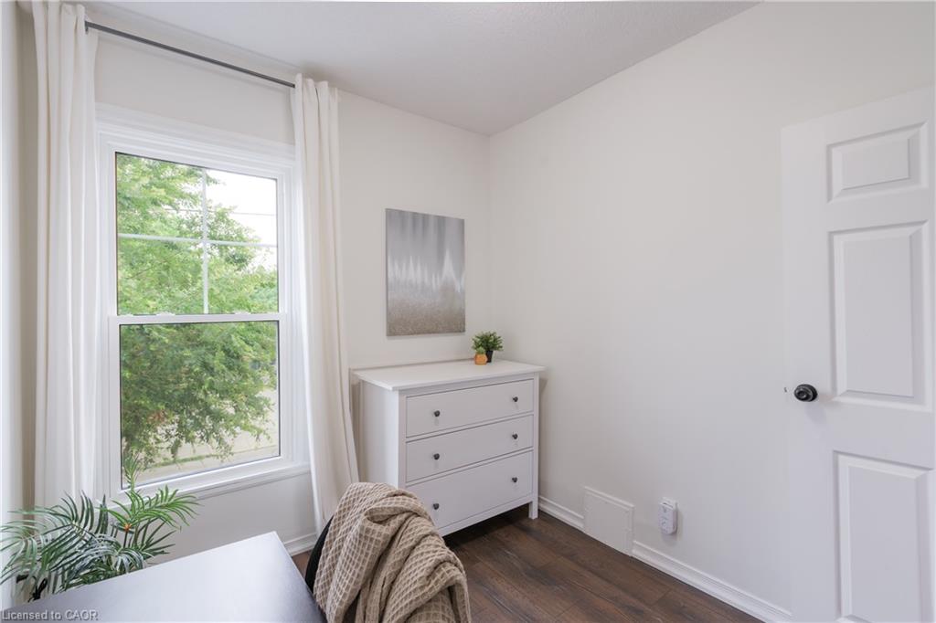 46 Murray Street E Property Photo 39