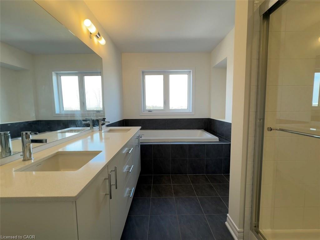92 Starfire Crescent Property Photo 10
