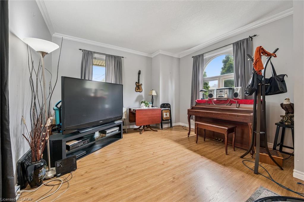 27 Roseview Avenue Property Photo 10