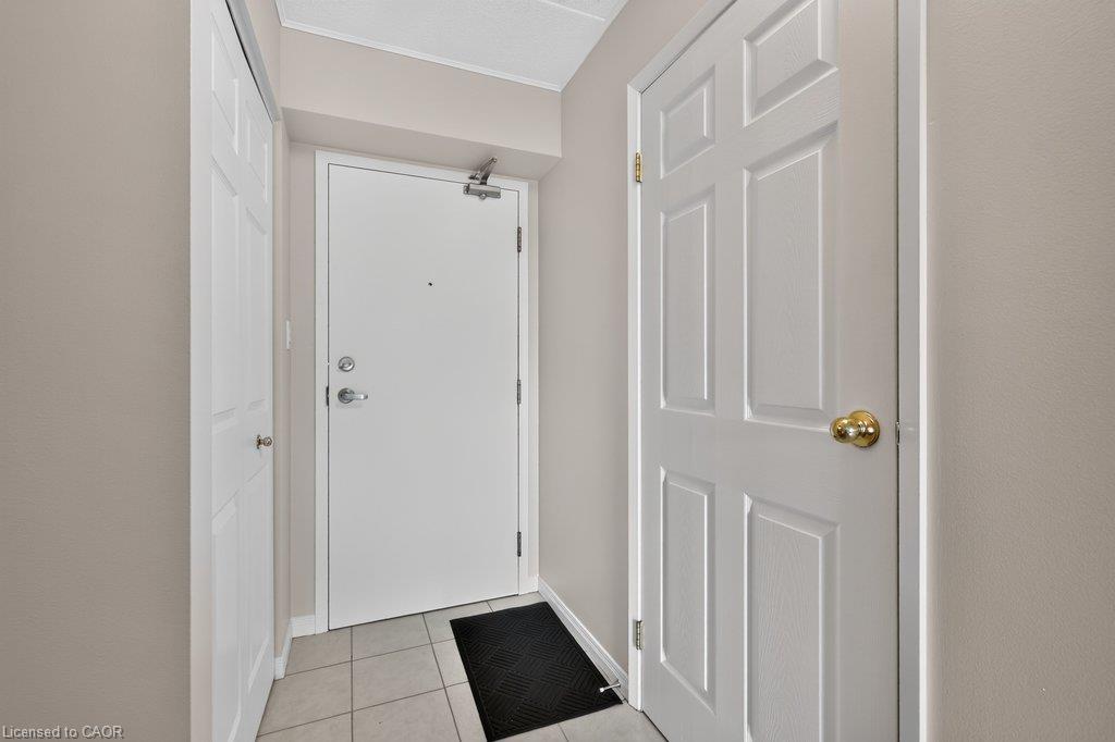 212-3499 Upper Middle Road Property Photo 7