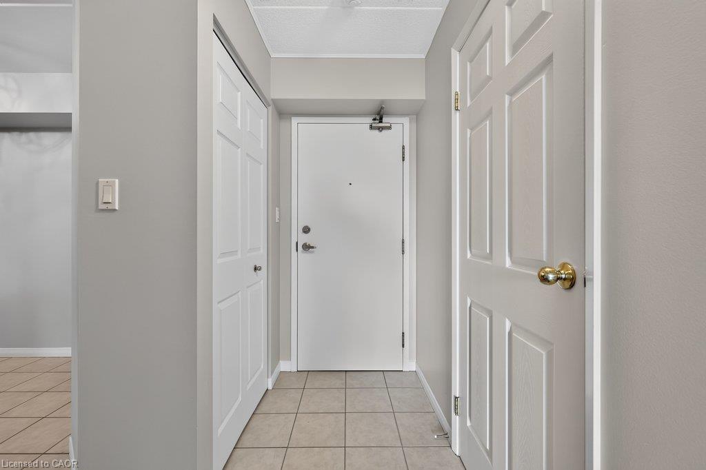 212-3499 Upper Middle Road Property Photo 8