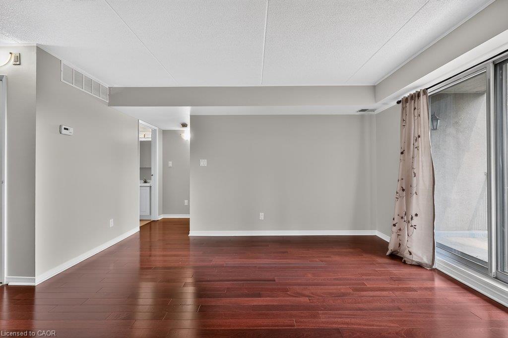 212-3499 Upper Middle Road Property Photo 11
