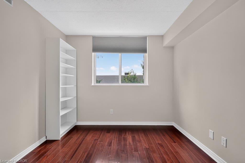 212-3499 Upper Middle Road Property Photo 30
