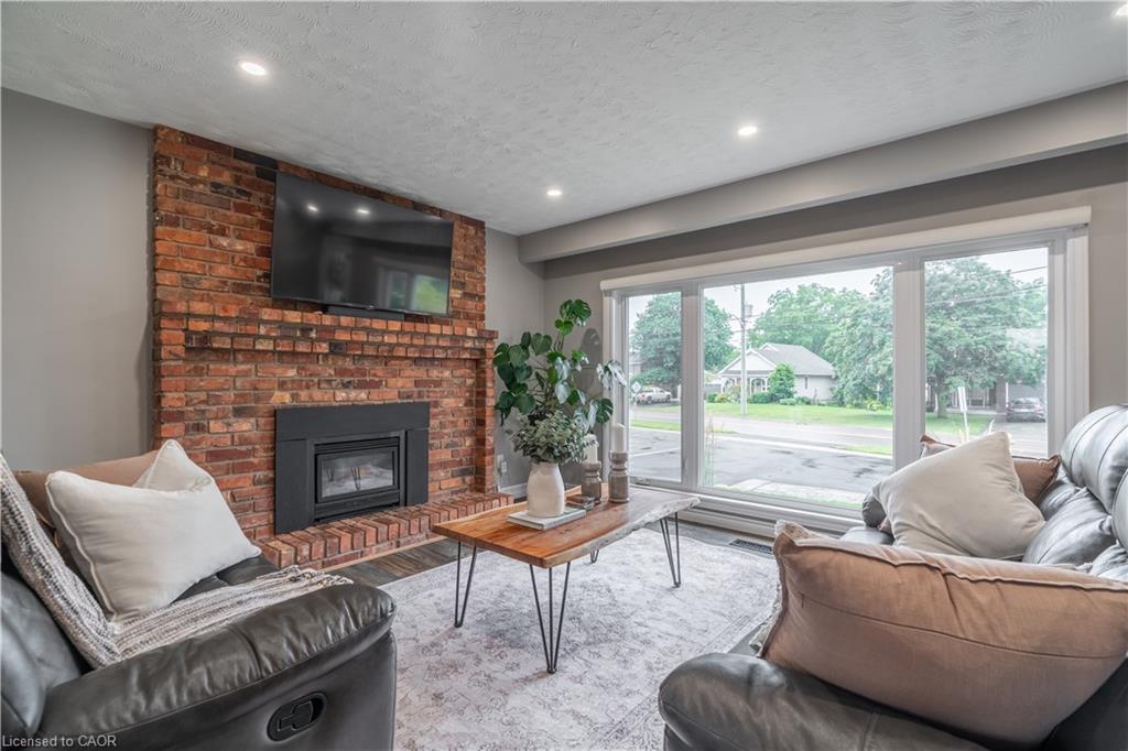 368 Caithness Street Property Photo 6